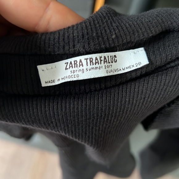 (2/$20) ZARA Black off the shoulder ruffled crop top - small - Picture 3 of 3